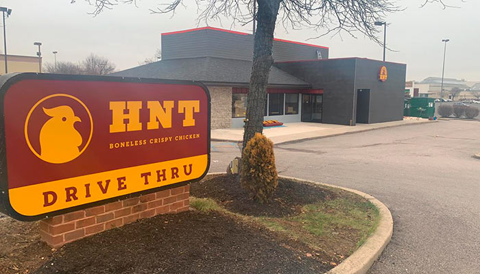 La franquicia brasileña de pollo crujiente llega a los EE.UU. y proyecta 50 unidades hasta 2025